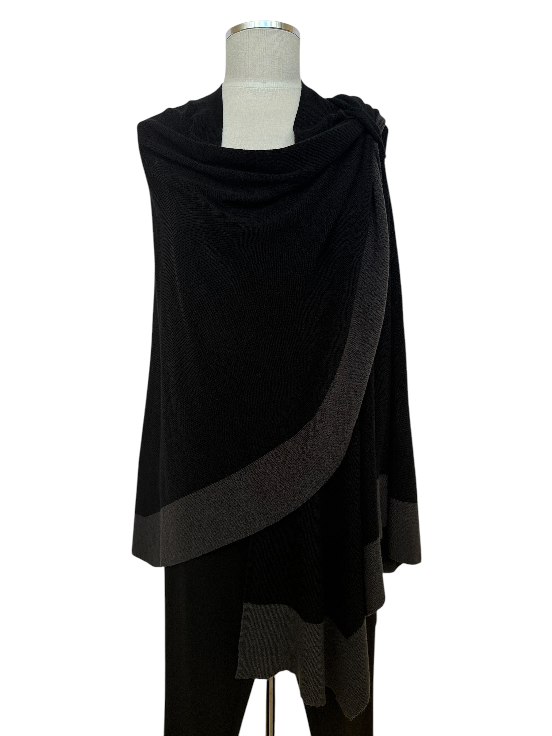 Black covi wrap with charcoal boarder in cotton rayon